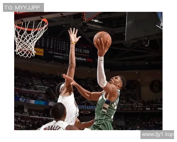 字母哥回应批评：我只专注于比赛